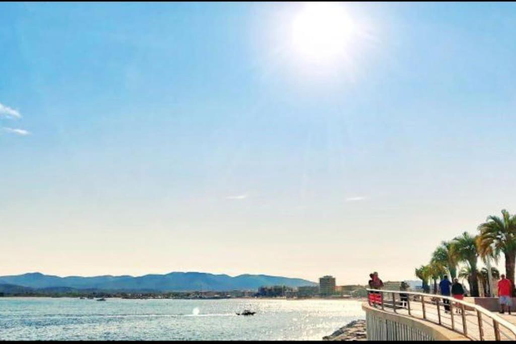 Chaleureux Appartement Face Au Port Sta Lucia, Tout A Pieds, Wifi Saint-Raphaël 外观 照片